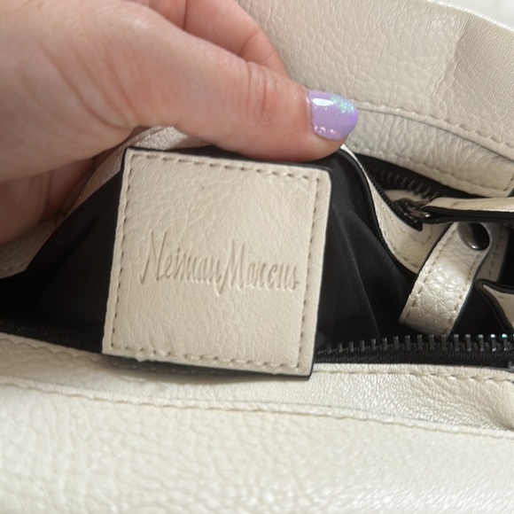 Backpack - Picture 3 of 4